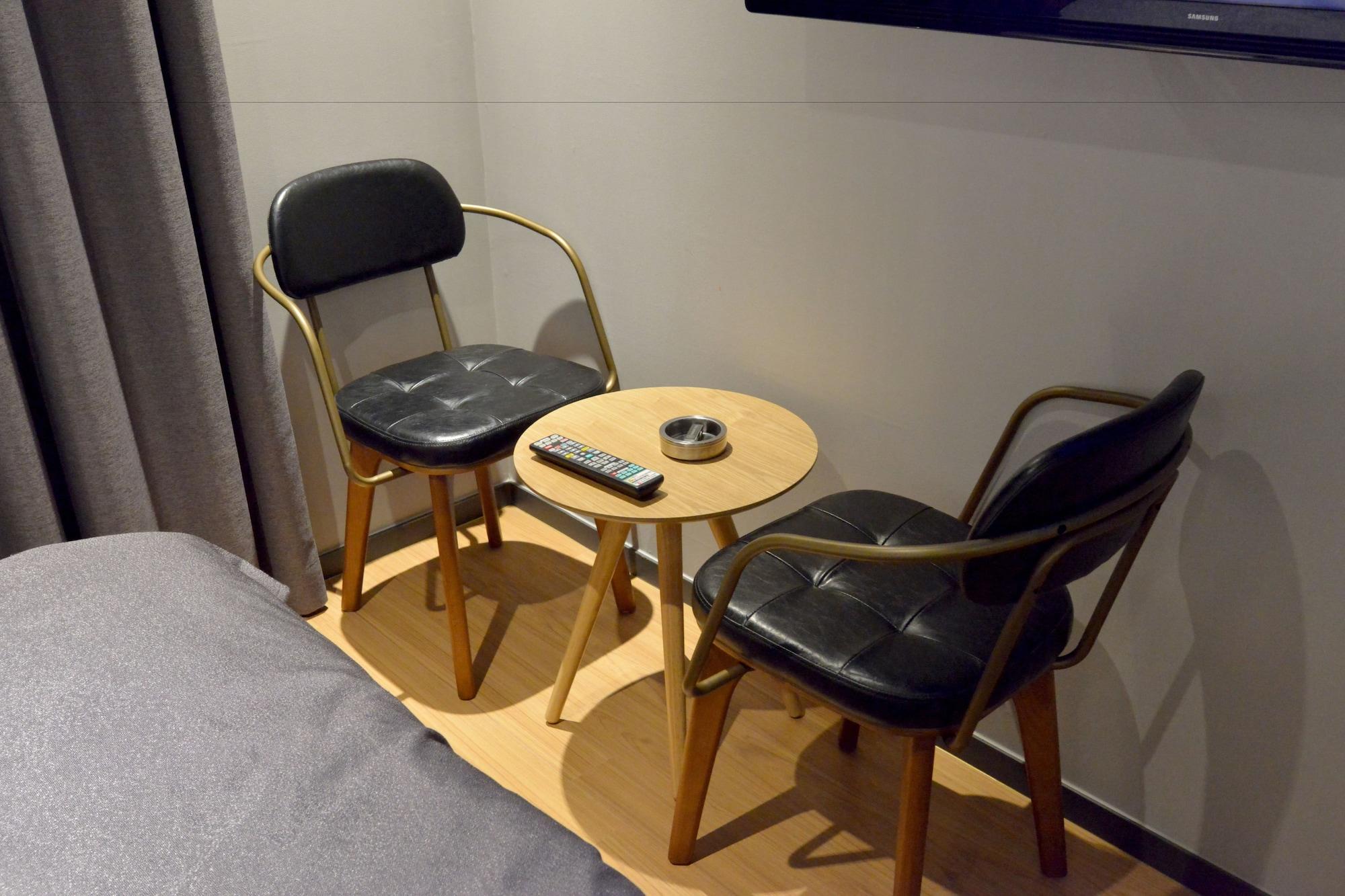Brown Dot Hotel تَنوان المظهر الخارجي الصورة