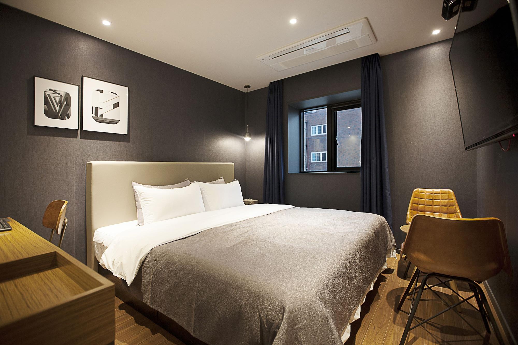 Brown Dot Hotel تَنوان المظهر الخارجي الصورة