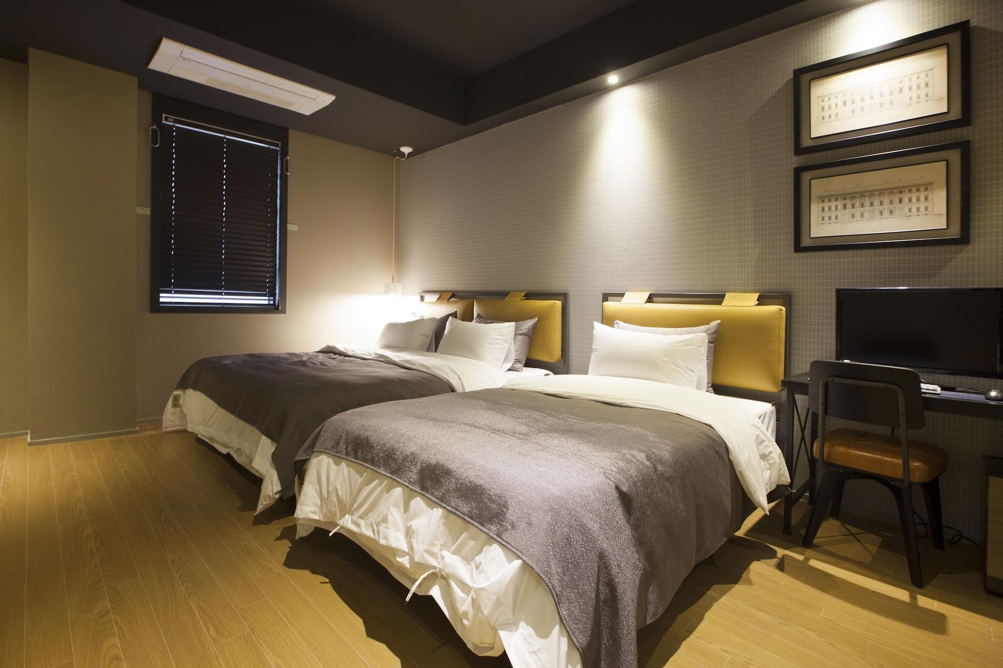 Brown Dot Hotel تَنوان المظهر الخارجي الصورة