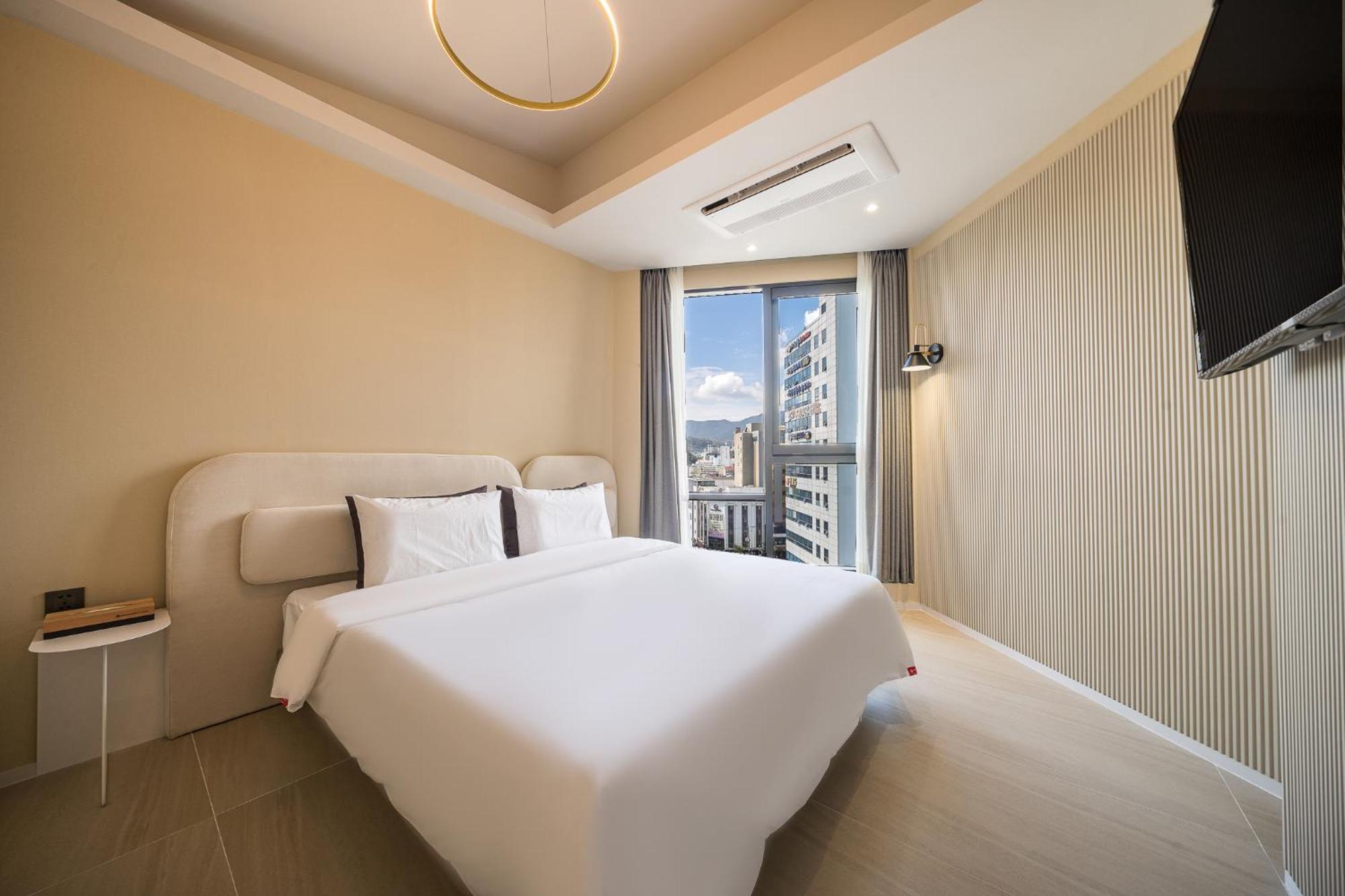 Brown Dot Hotel تَنوان المظهر الخارجي الصورة