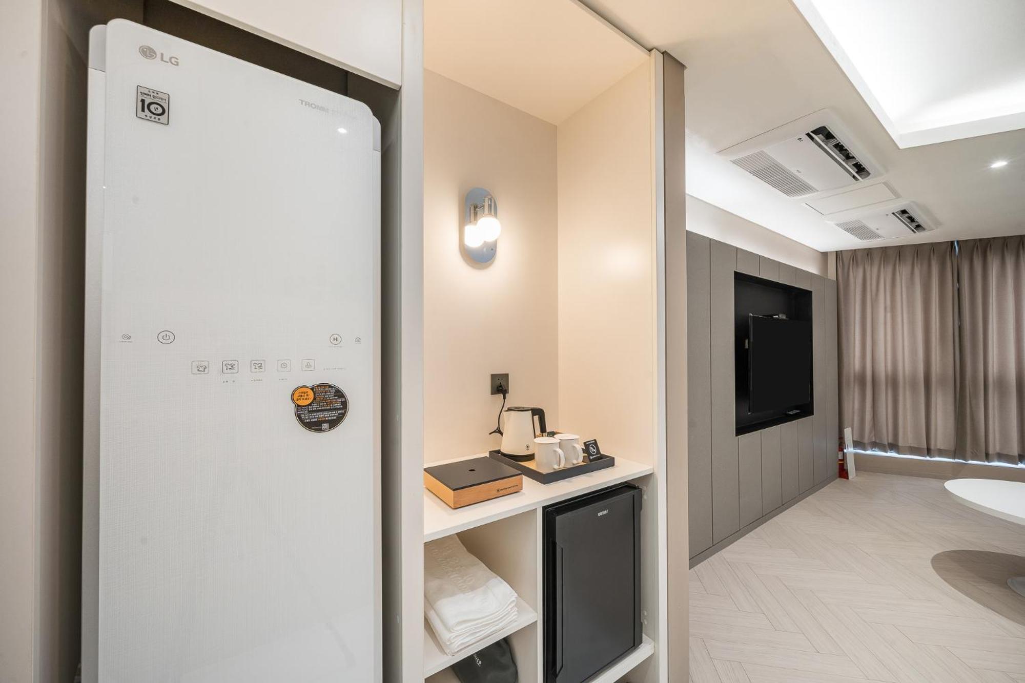 Brown Dot Hotel تَنوان المظهر الخارجي الصورة