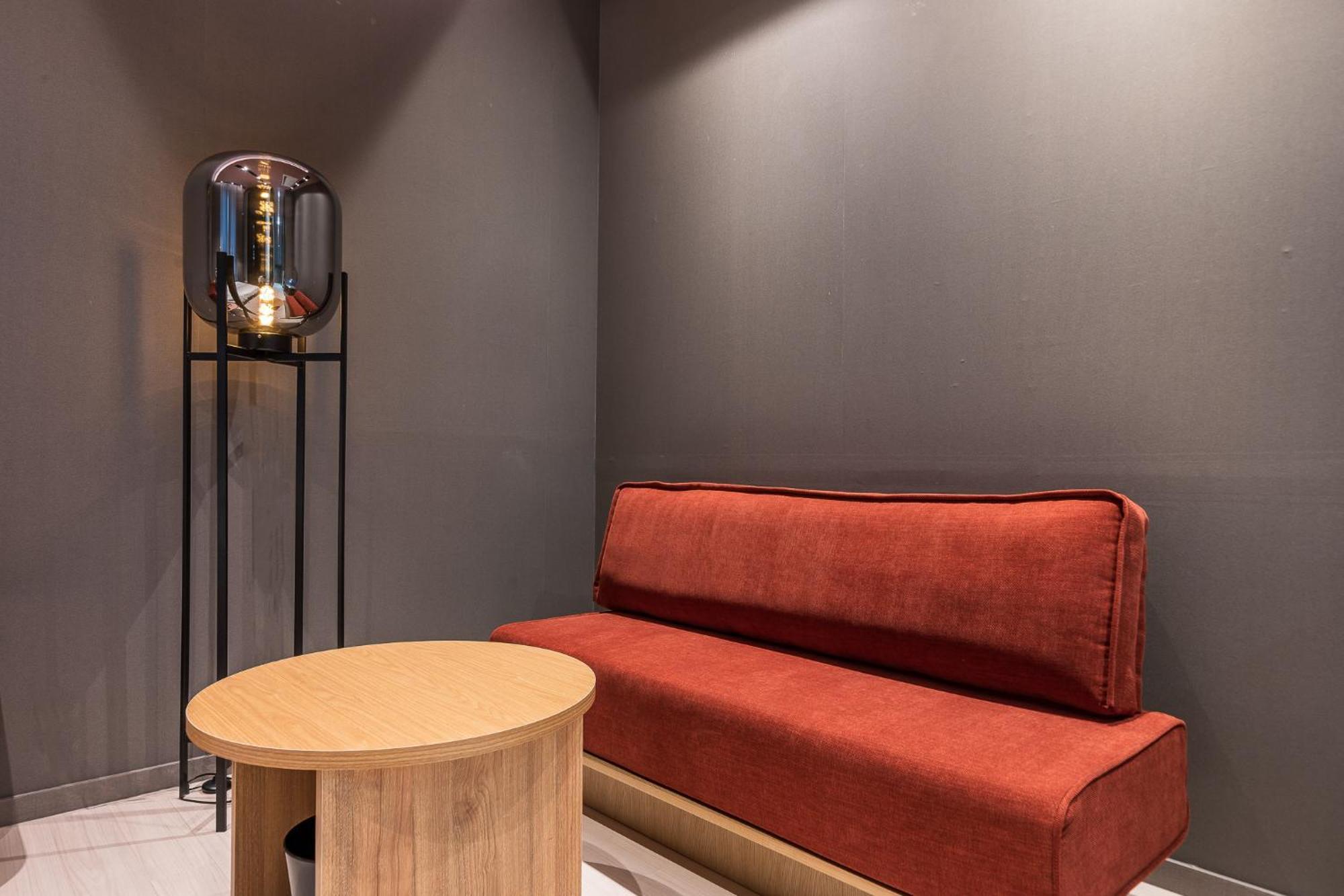 Brown Dot Hotel تَنوان المظهر الخارجي الصورة